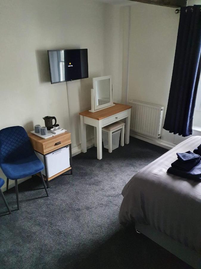 Red Lion Rooms - Self Check In ดอลตัน อิน เฟอร์เนส ภายนอก รูปภาพ