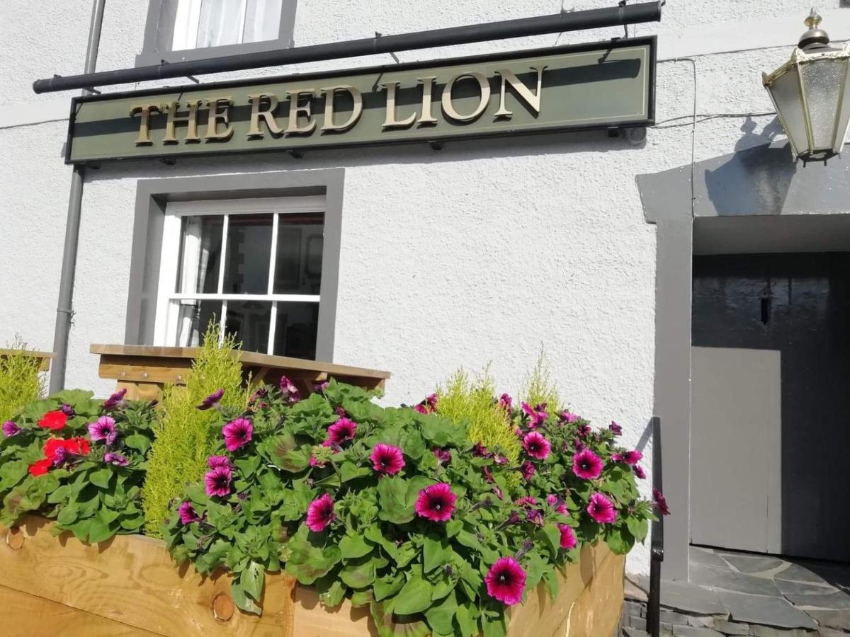 Red Lion Rooms - Self Check In ดอลตัน อิน เฟอร์เนส ภายนอก รูปภาพ